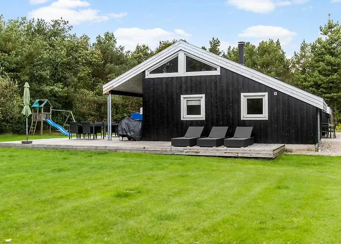 Vakantiehuis Stunning In With Sauna